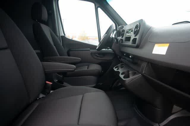 Used 2025 Mercedes-Benz Sprinter 2500 image 30