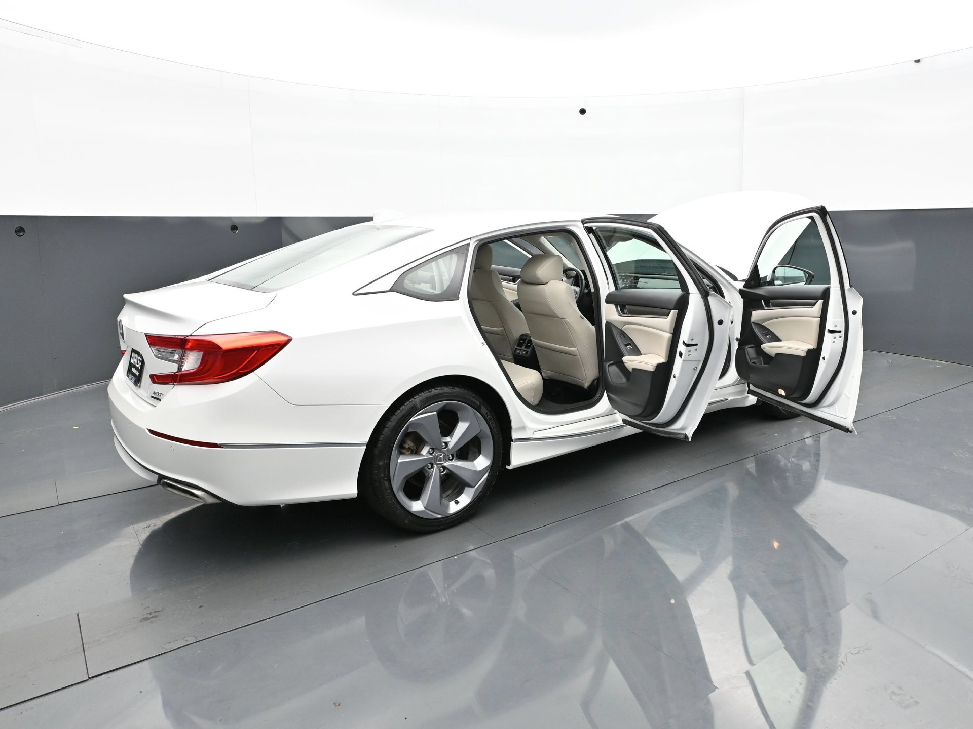 Used 2019 Honda Accord Touring image 40