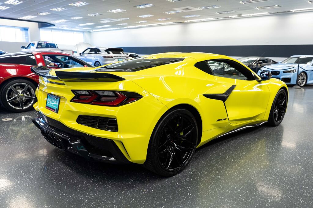 Used 2023 Chevrolet Corvette Z06 w/ Stealth Interior Trim Package RWD image 4