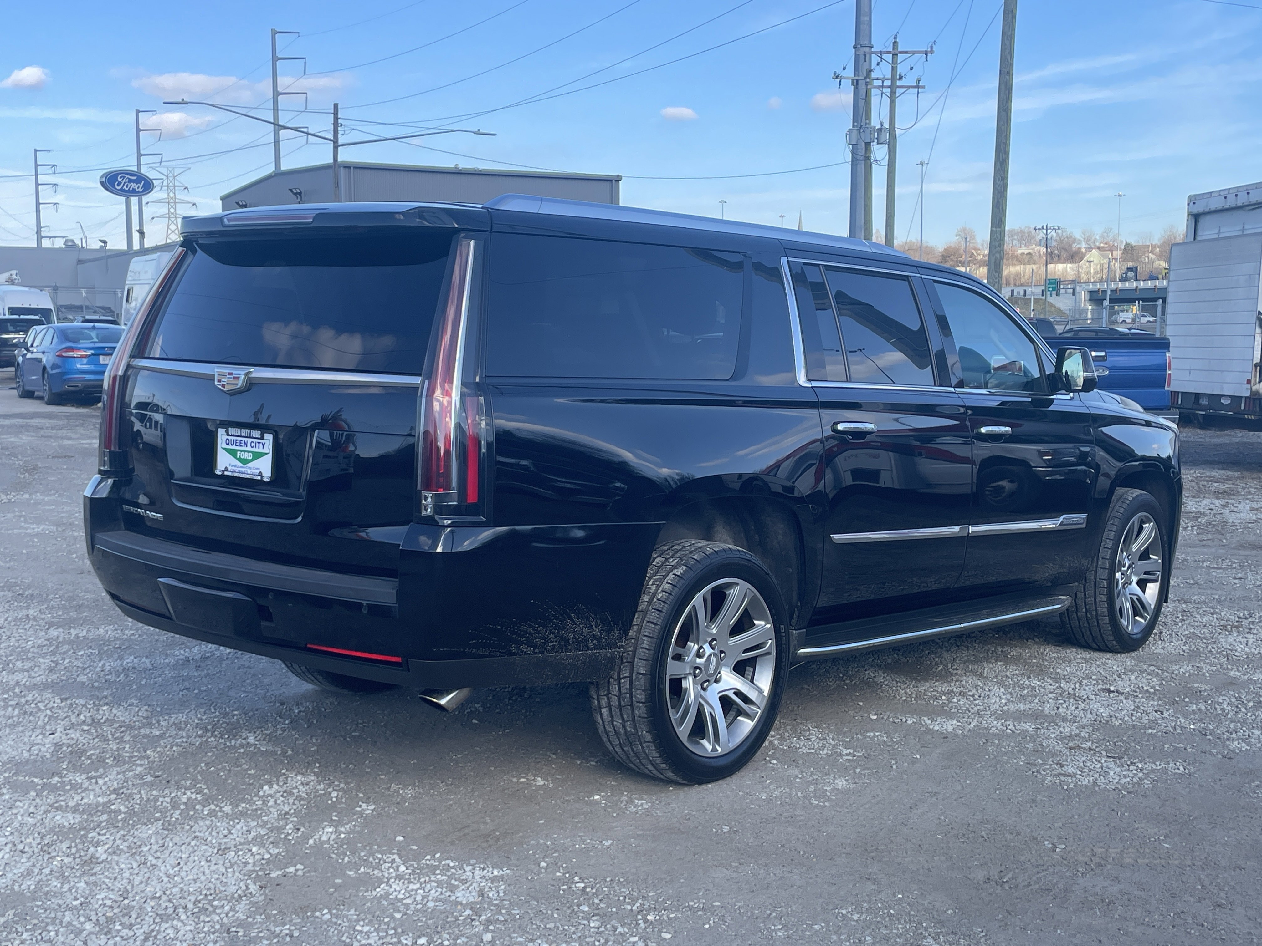 Used 2016 Cadillac Escalade ESV Luxury image 5