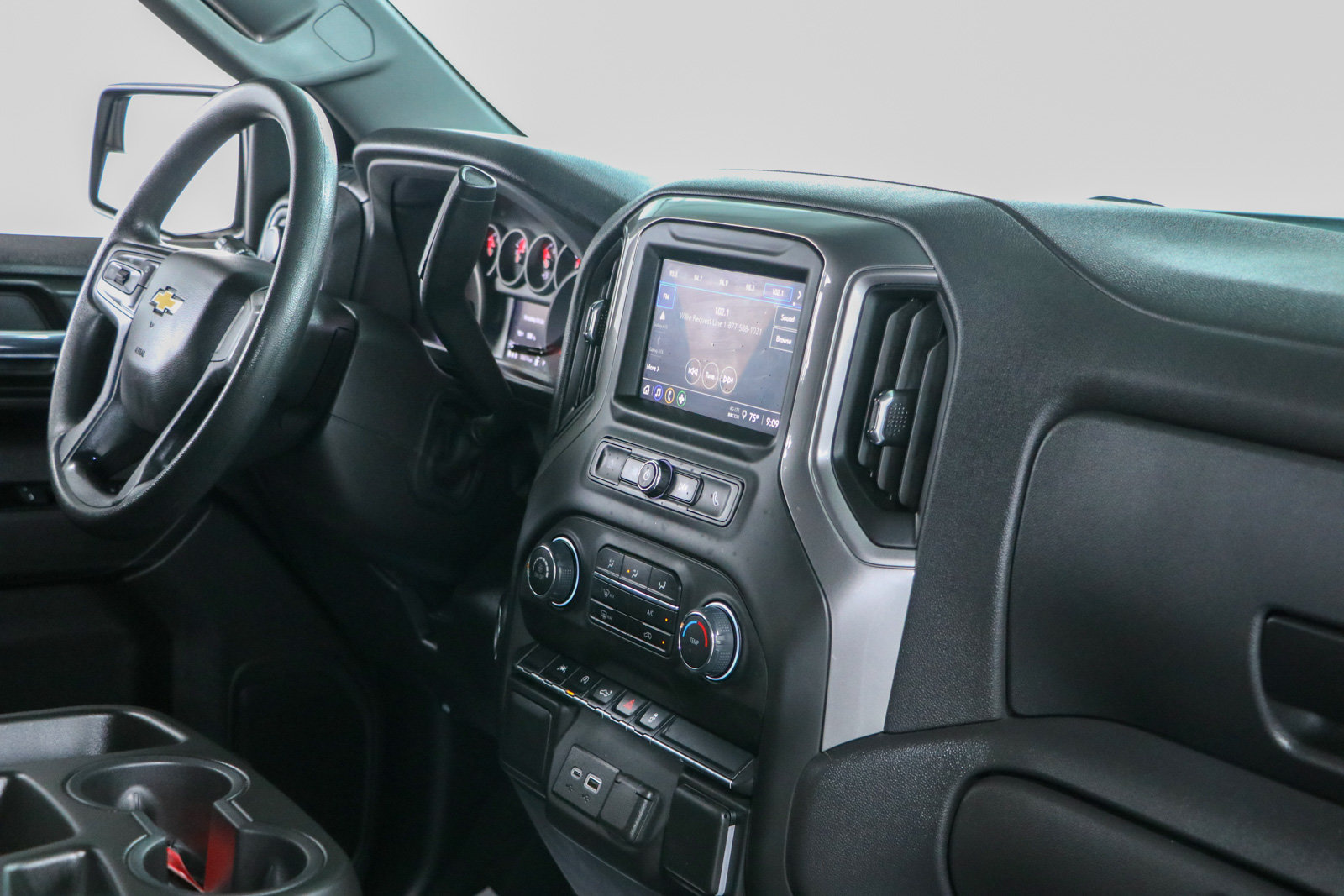 Used 2024 Chevrolet Silverado 1500 Custom AWD/4WD image 26