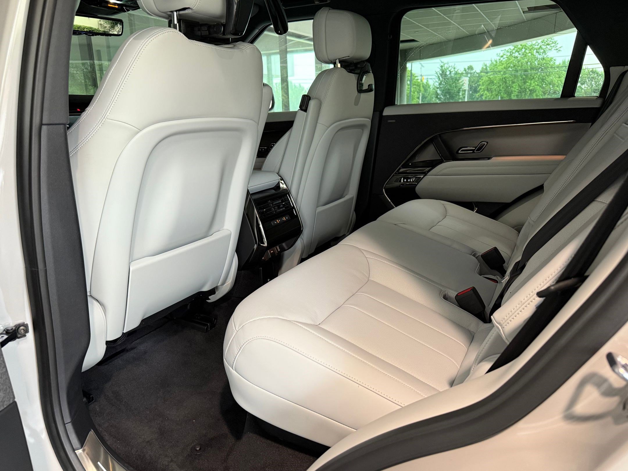 New 2026 Land Rover Range Rover Sport SE AWD/4WD image 23