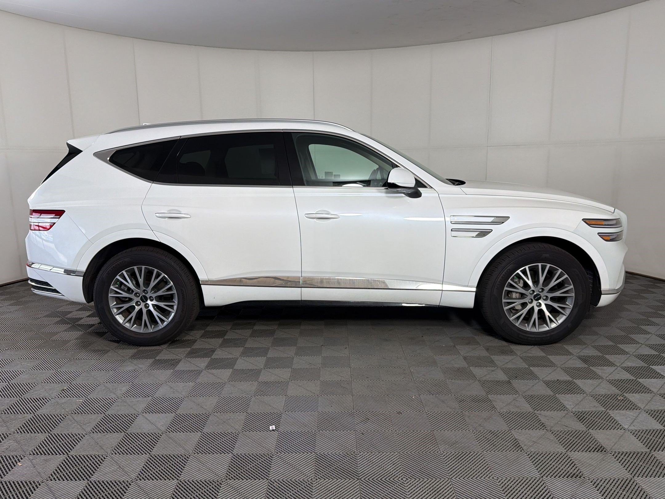 Used 2025 Genesis GV80 2.5T Standard AWD/4WD image 8