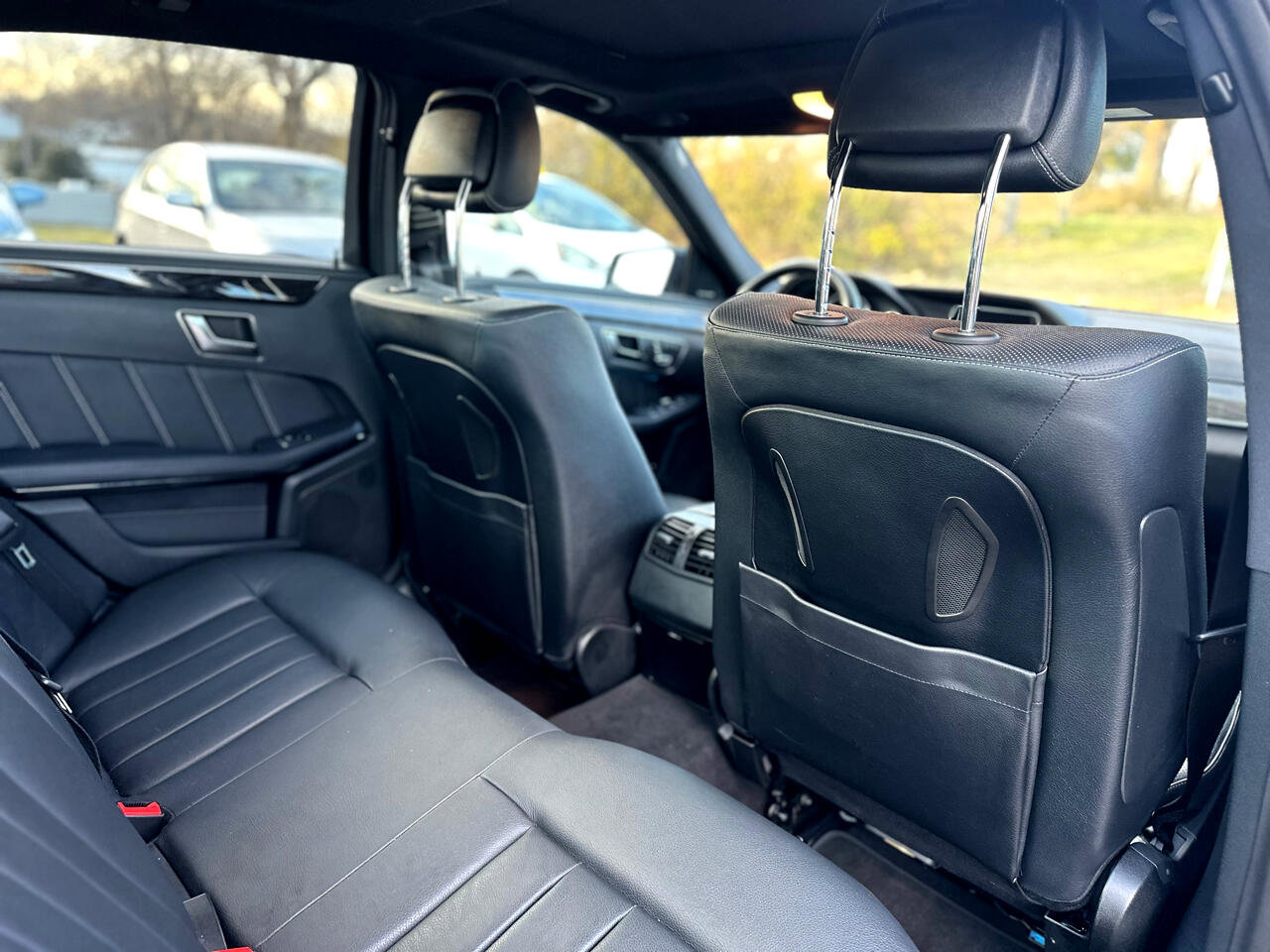 Used 2016 Mercedes-Benz E 400 Sedan image 34