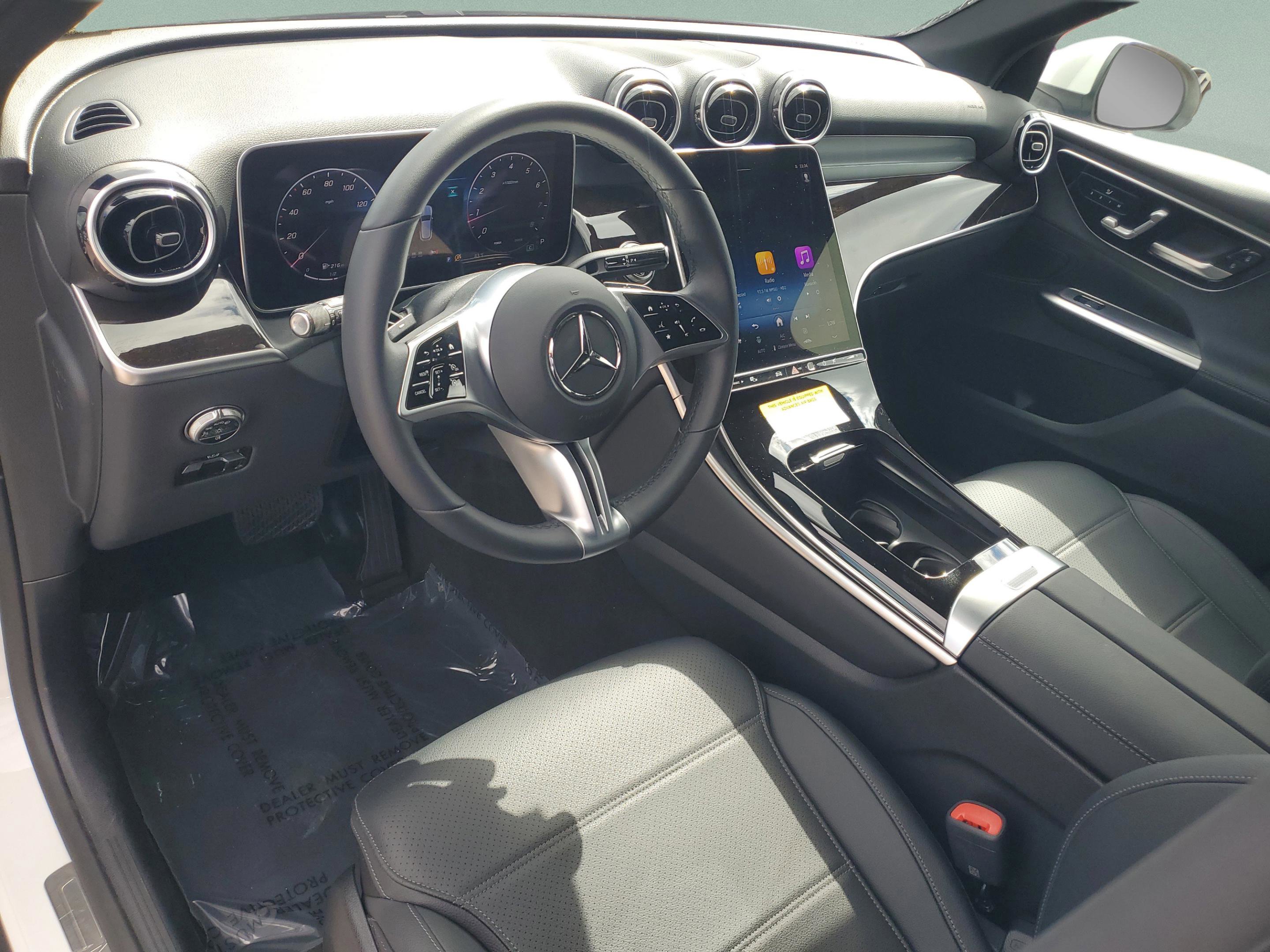 Certified 2025 Mercedes-Benz GLC 300 image 23