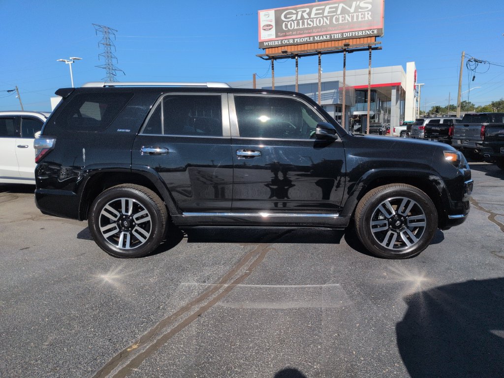 Used 2017 Toyota 4Runner Limited AWD/4WD image 6