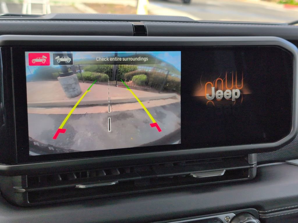 Certified 2024 Jeep Wrangler Unlimited Rubicon w/ Technology Group image 22