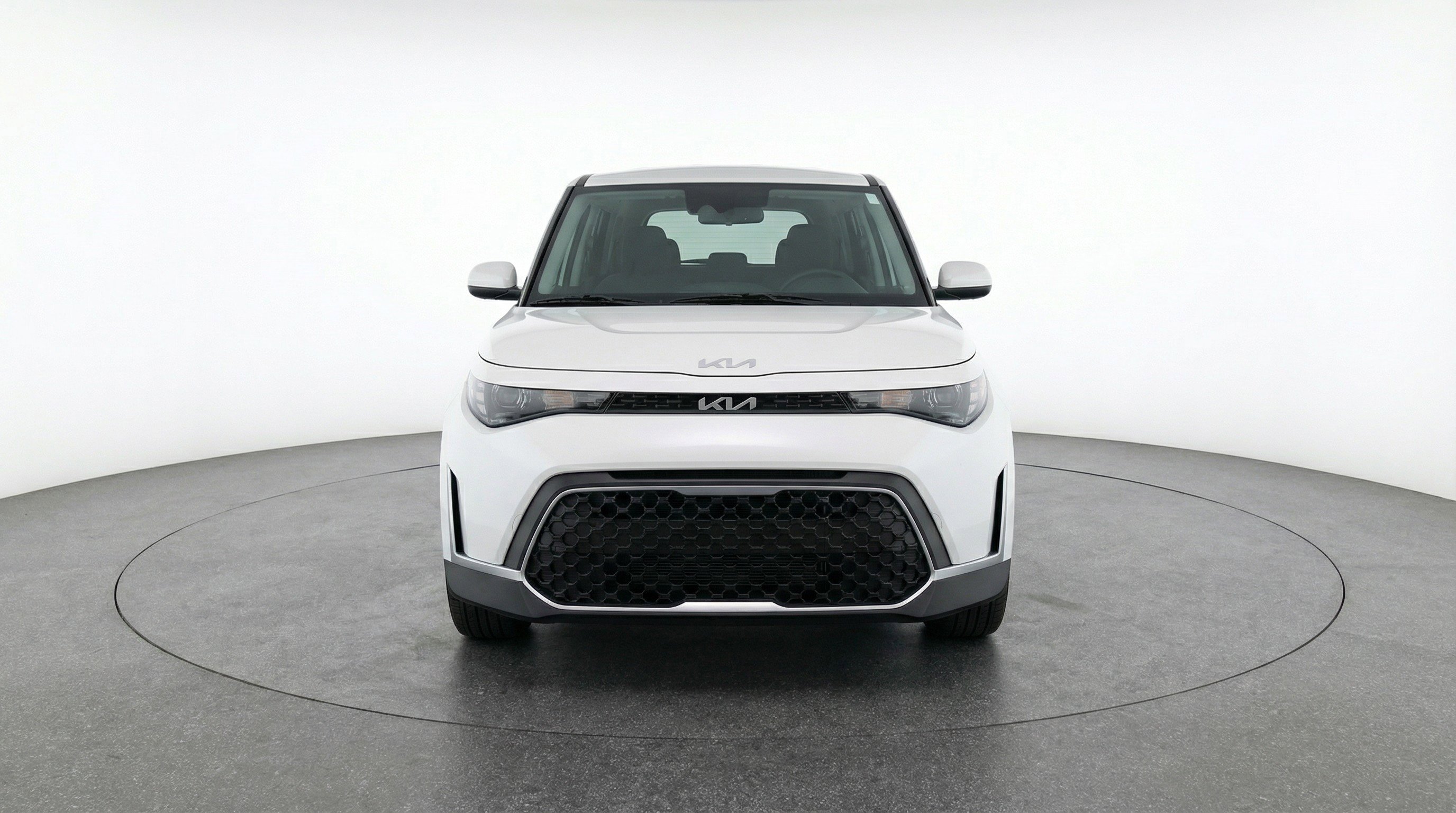 Used 2025 Kia Soul LX w/ LX Technology Package FWD image 2