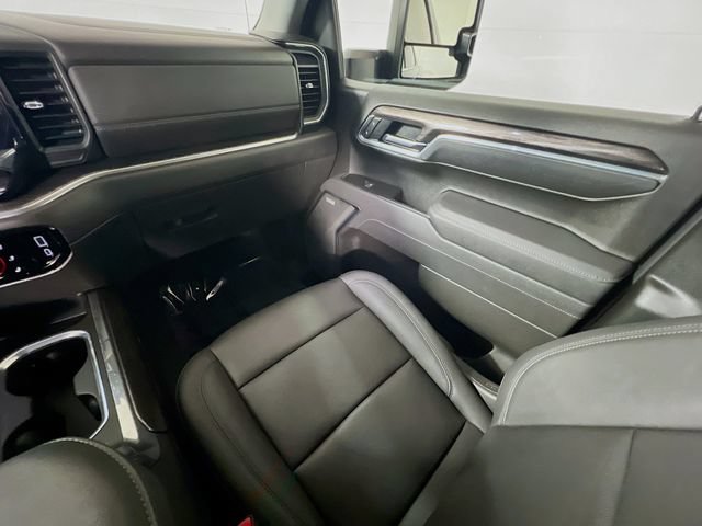 Used 2025 Chevrolet Silverado 1500 LTZ AWD/4WD image 27