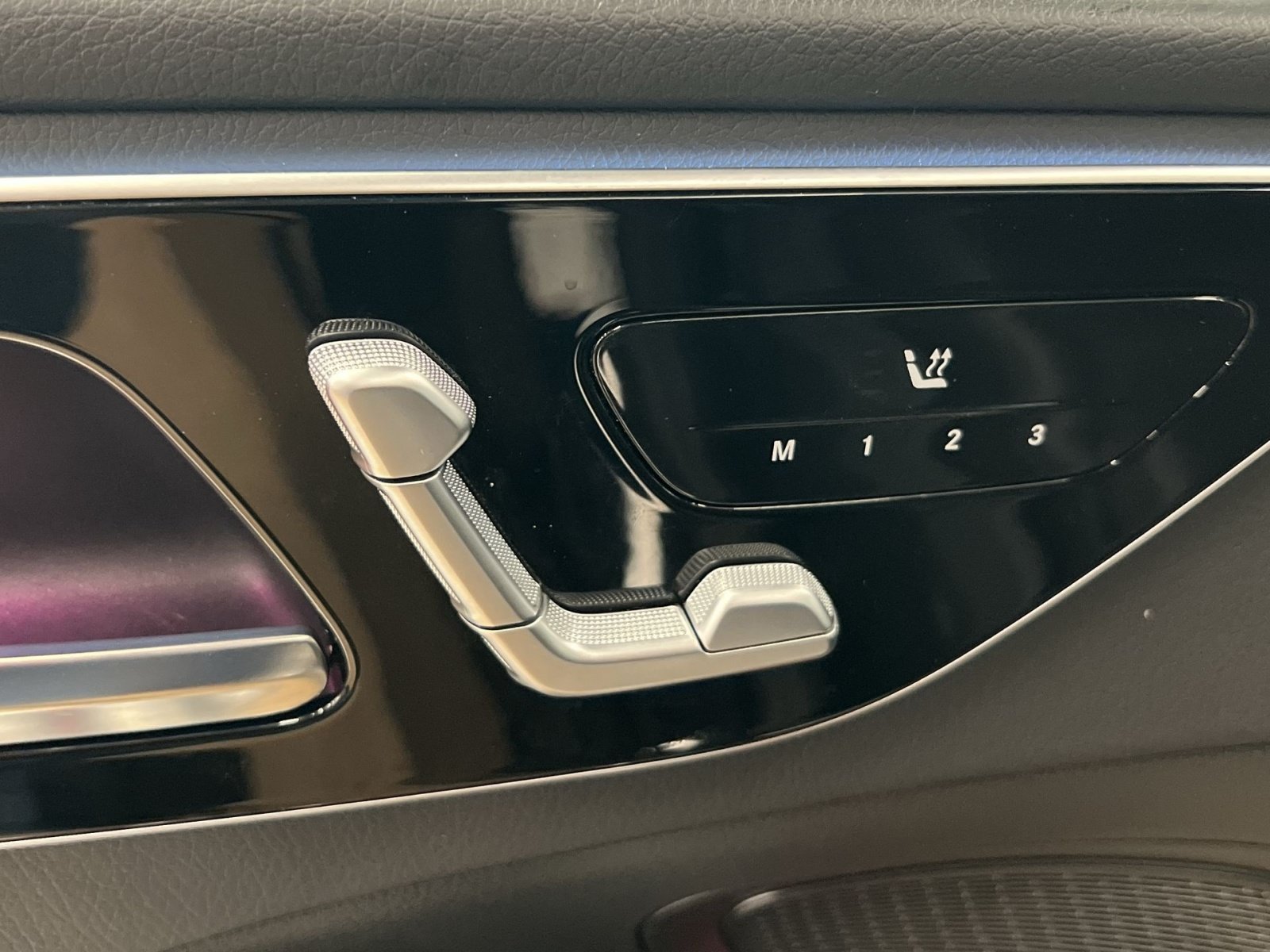 Used 2025 Mercedes-Benz C 300 4MATIC Sedan image 30
