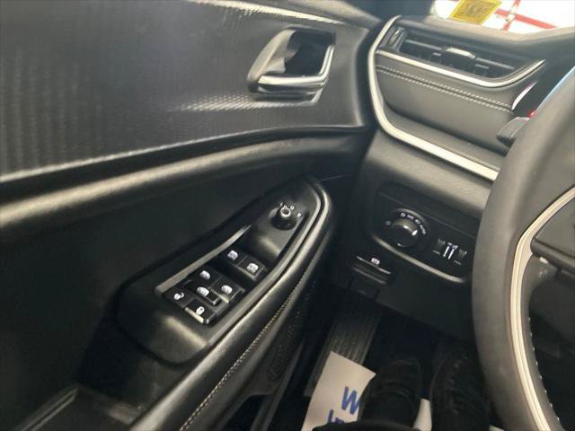 Certified 2024 Jeep Grand Cherokee Altitude AWD/4WD image 40