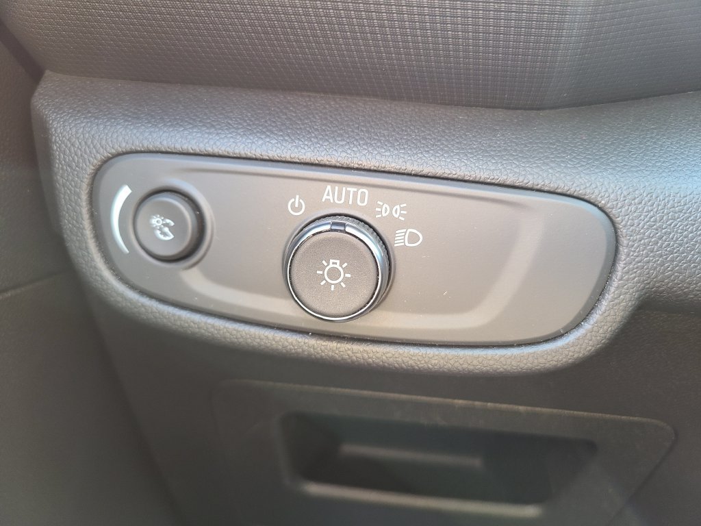 Used 2022 Chevrolet TrailBlazer LS FWD image 30