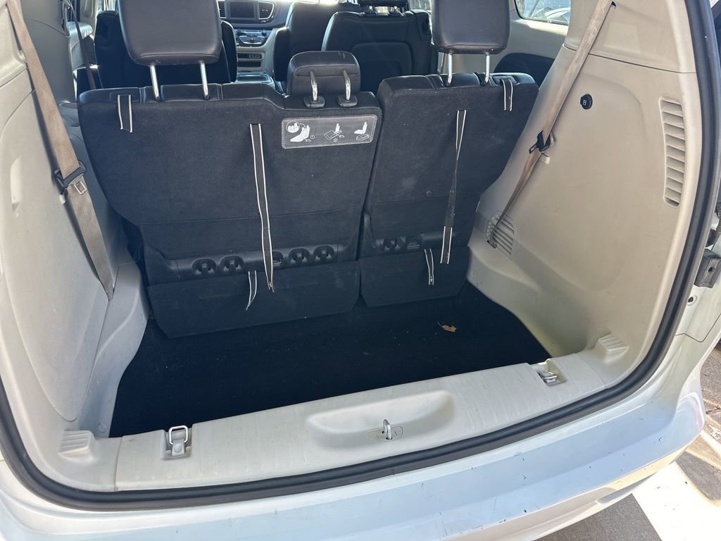 Used 2021 Chrysler Voyager Lxi image 8