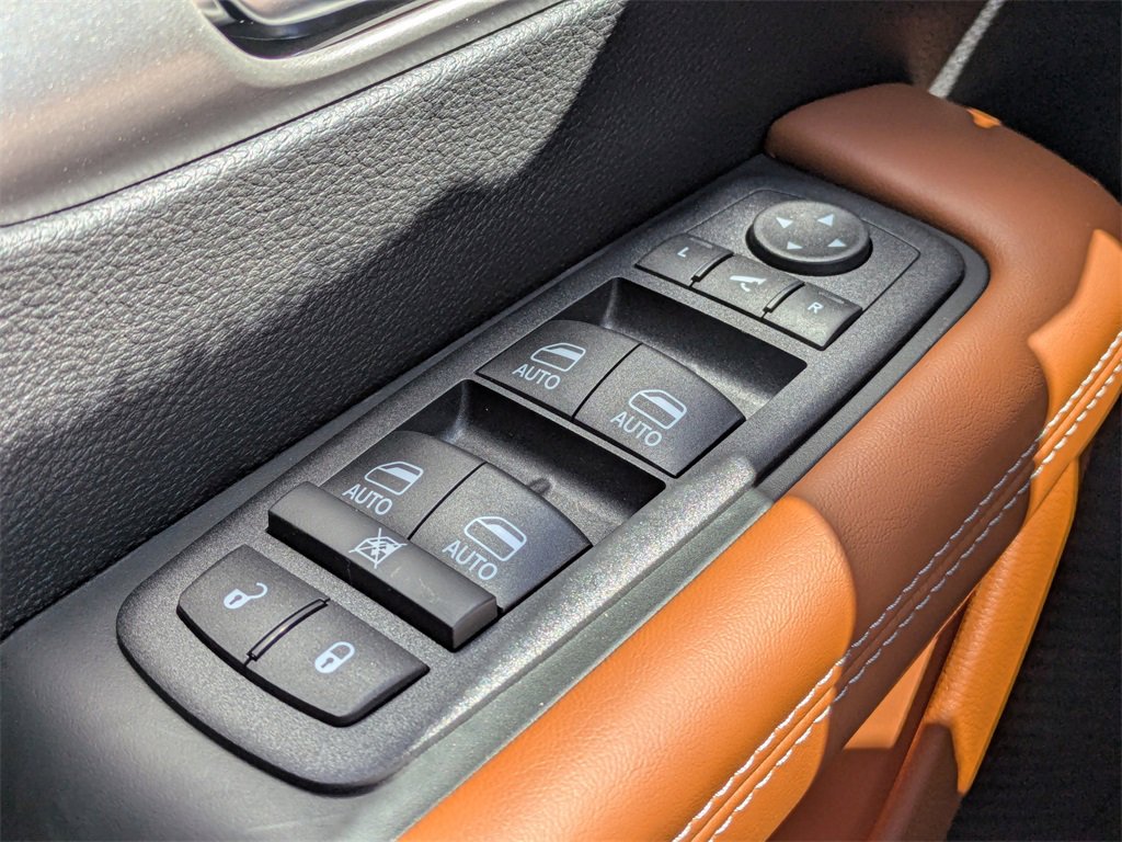 New 2026 Chrysler Pacifica Pinnacle image 28
