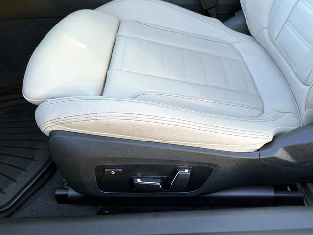 Used 2025 BMW M240i xDrive Coupe w/ Premium Package image 24