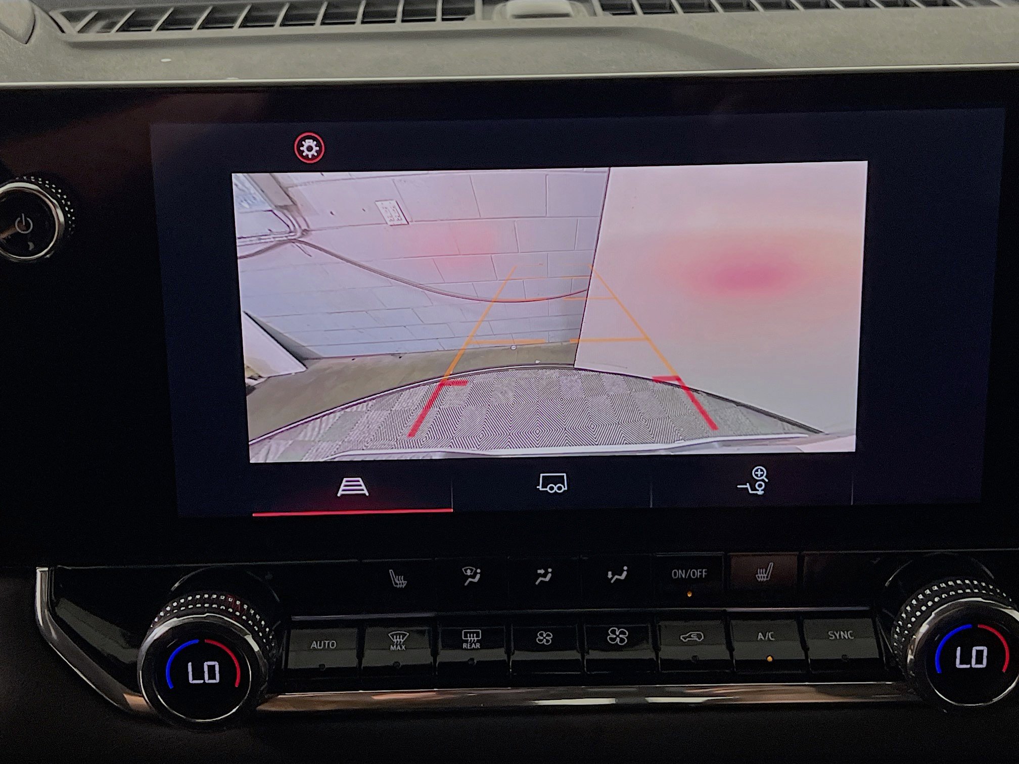 Used 2024 GMC Canyon Elevation w/ Elevation Premium Package image 27