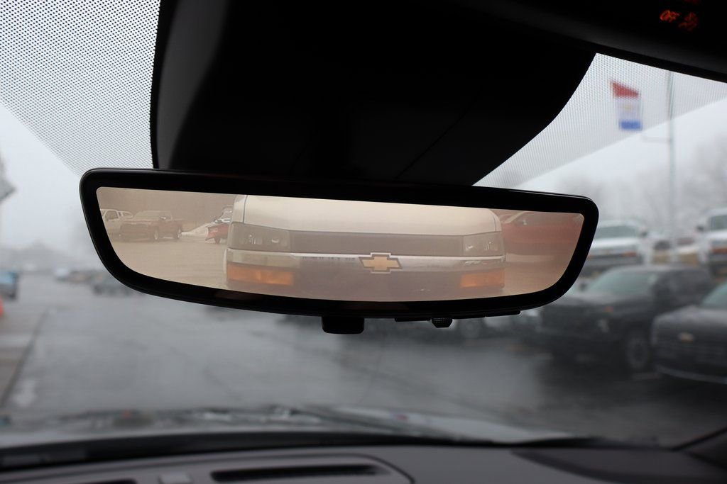 Used 2023 Chevrolet Suburban High Country image 9