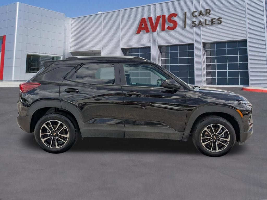 Used 2025 Chevrolet TrailBlazer LT AWD/4WD image 7