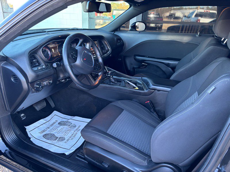 Used 2023 Dodge Challenger SXT w/ Blacktop Package image 9