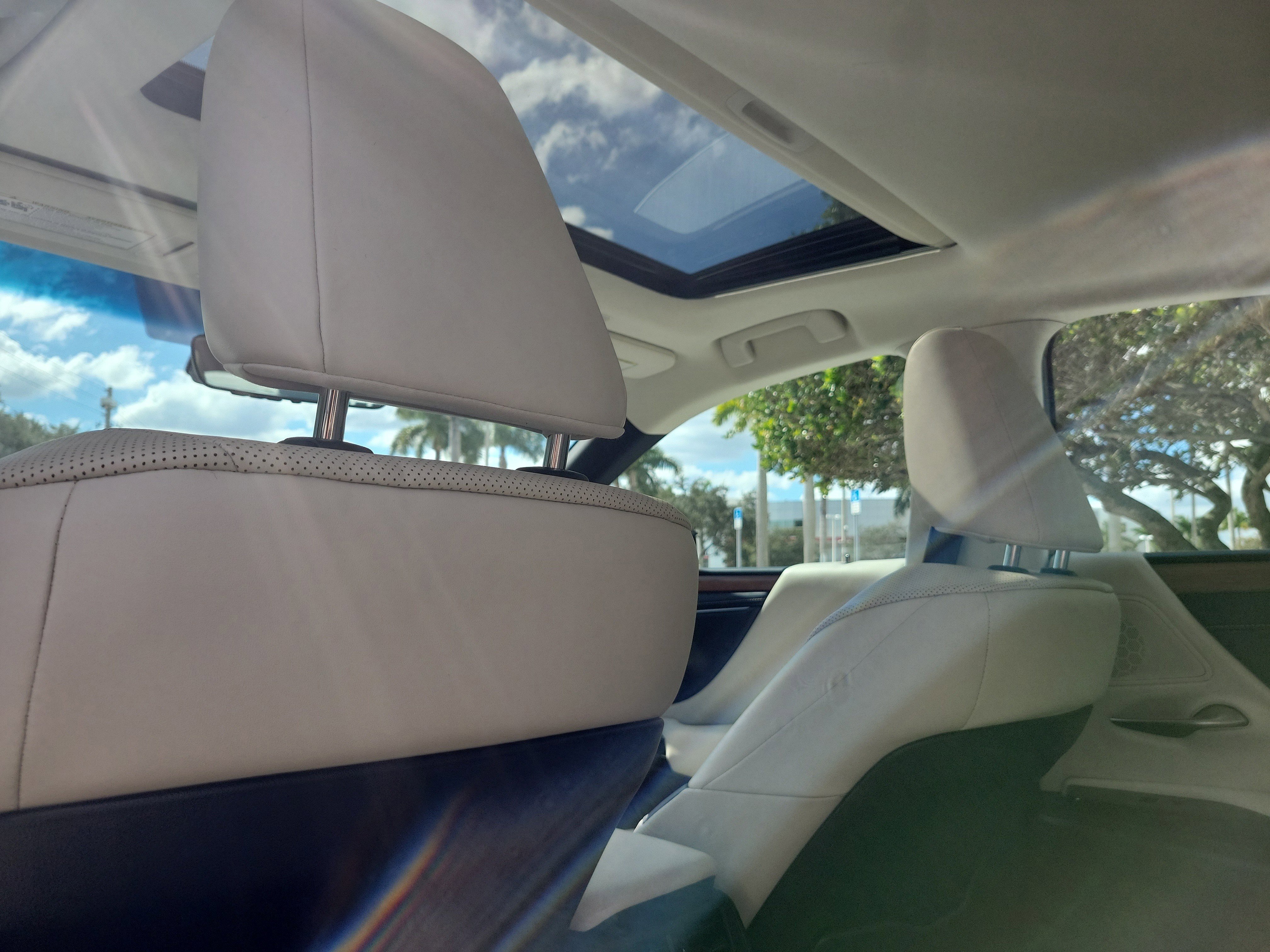 Used 2024 Lexus ES 250 w/ Premium Package image 15