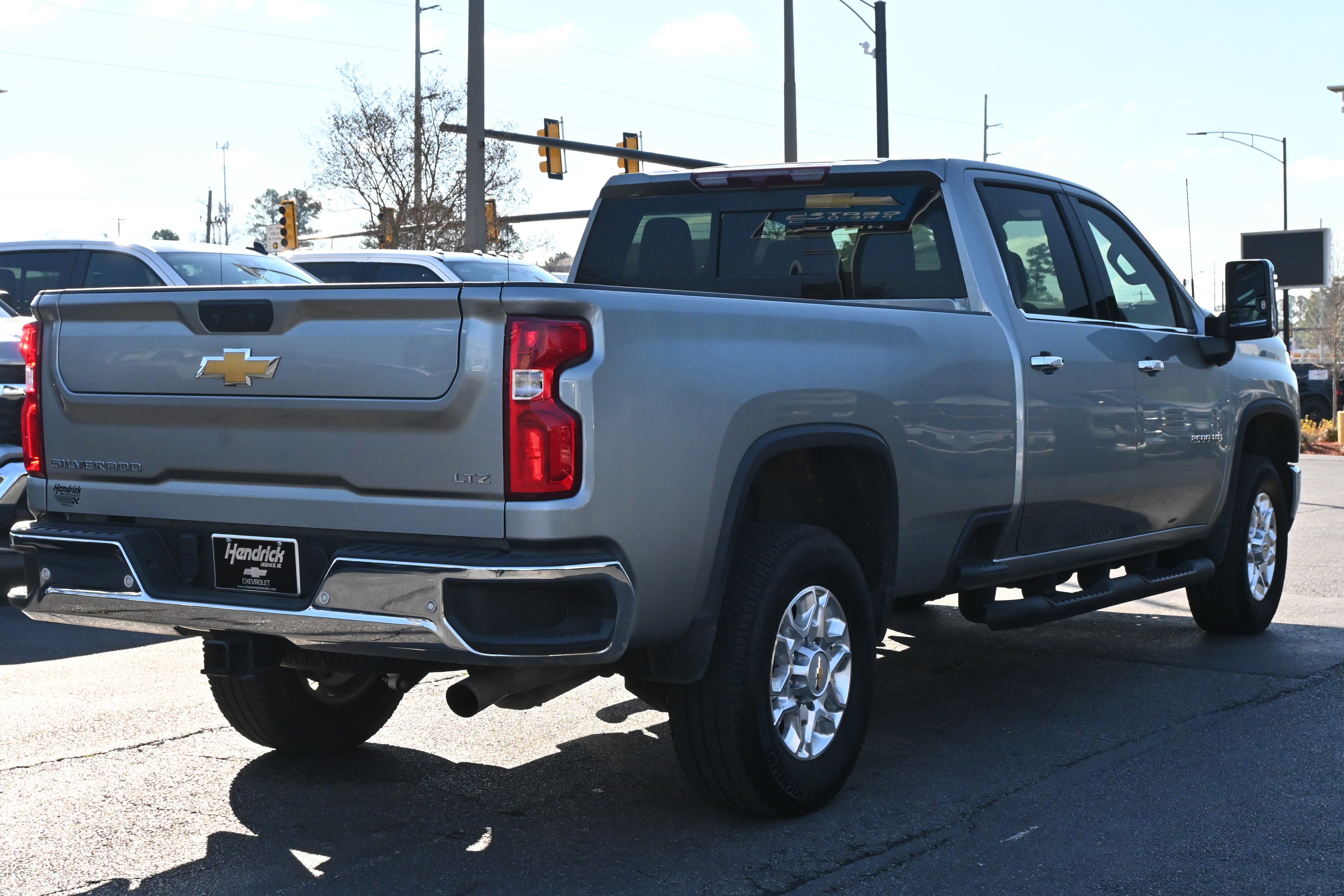 Used 2024 Chevrolet Silverado 2500 LTZ w/ LTZ Convenience Package image 16