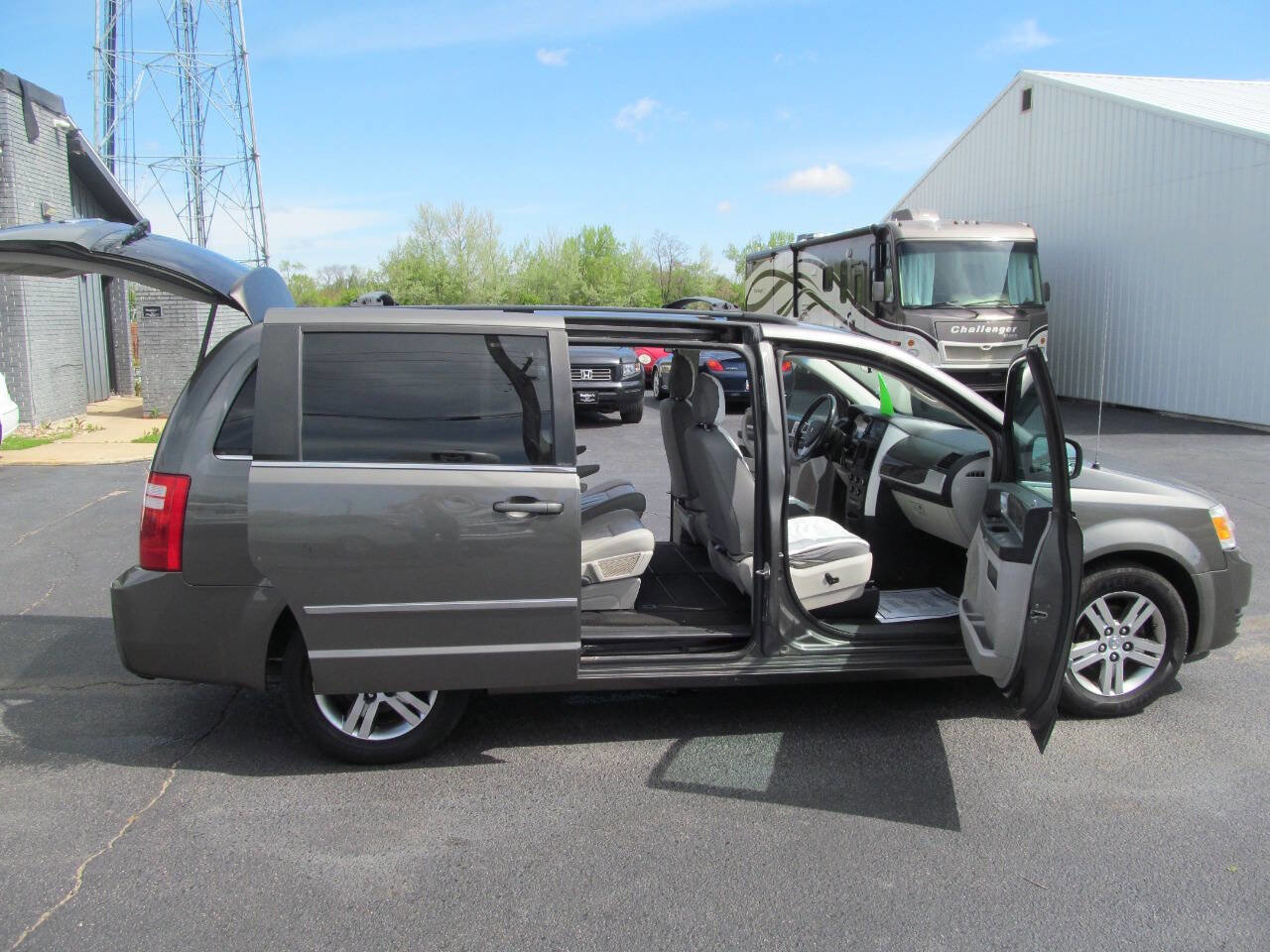 Used 2010 Dodge Grand Caravan SXT FWD image 20