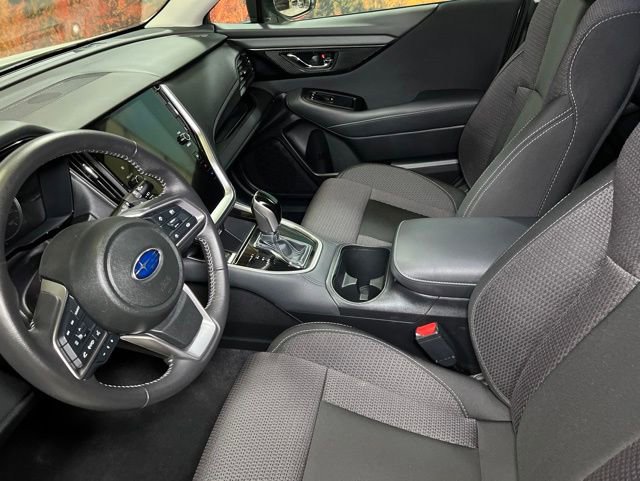Used 2025 Subaru Outback Premium AWD/4WD image 25