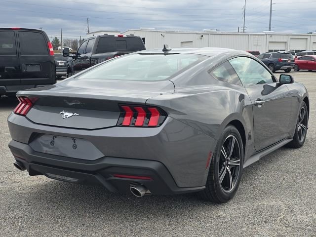 Used 2025 Ford Mustang Coupe RWD image 5