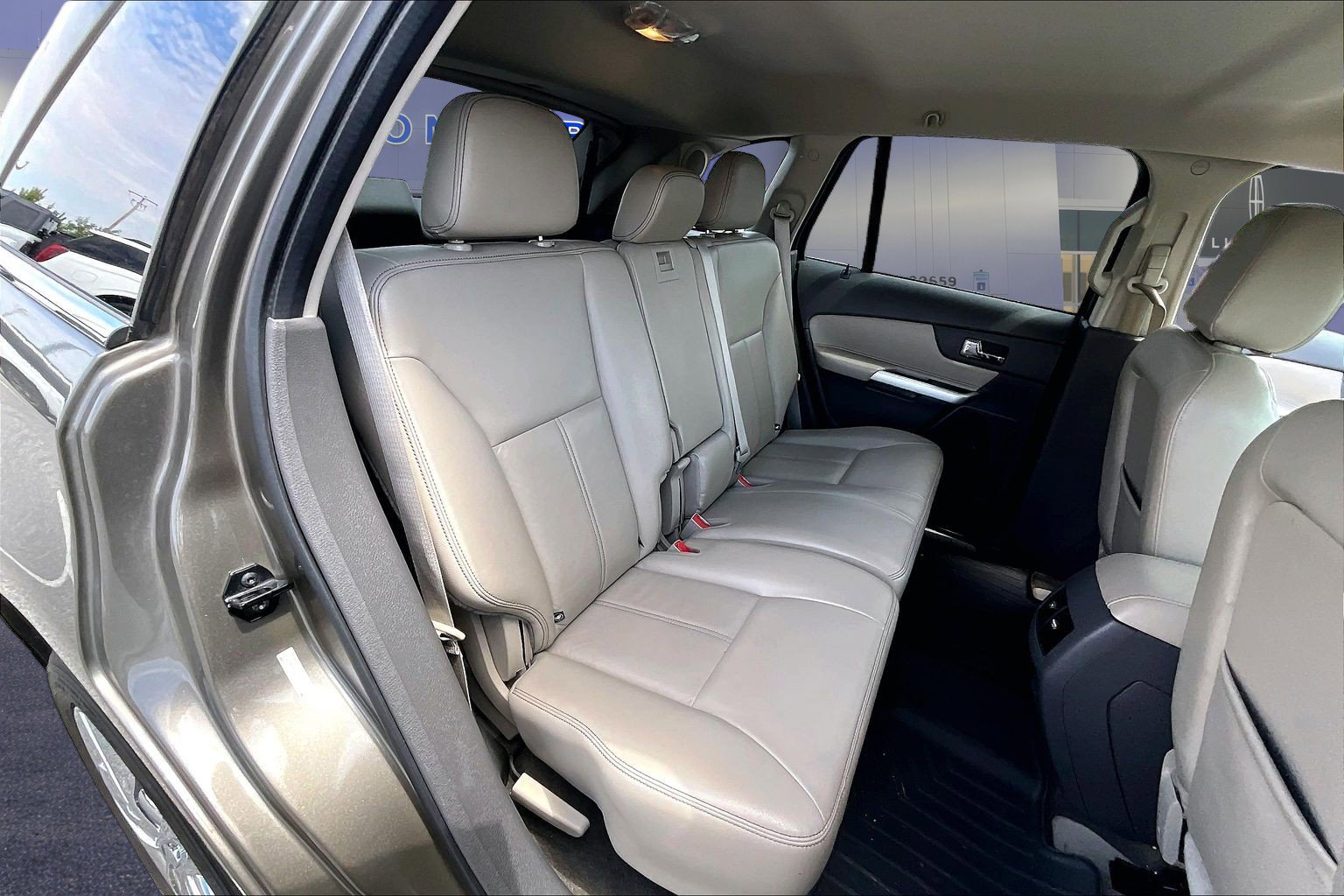 Used 2013 Ford Edge Limited w/ Driver Entry Pkg FWD image 11