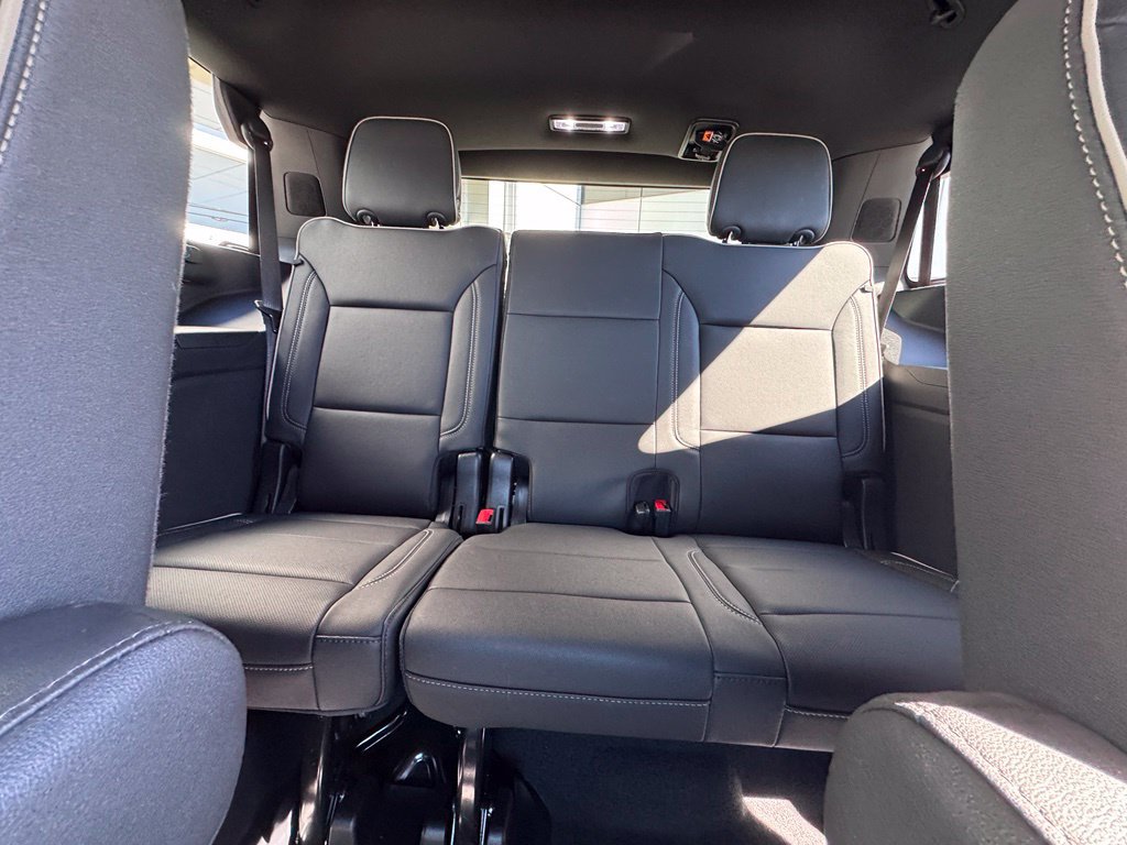Used 2026 GMC Yukon Elevation w/ Elevation Premium Package AWD/4WD image 39