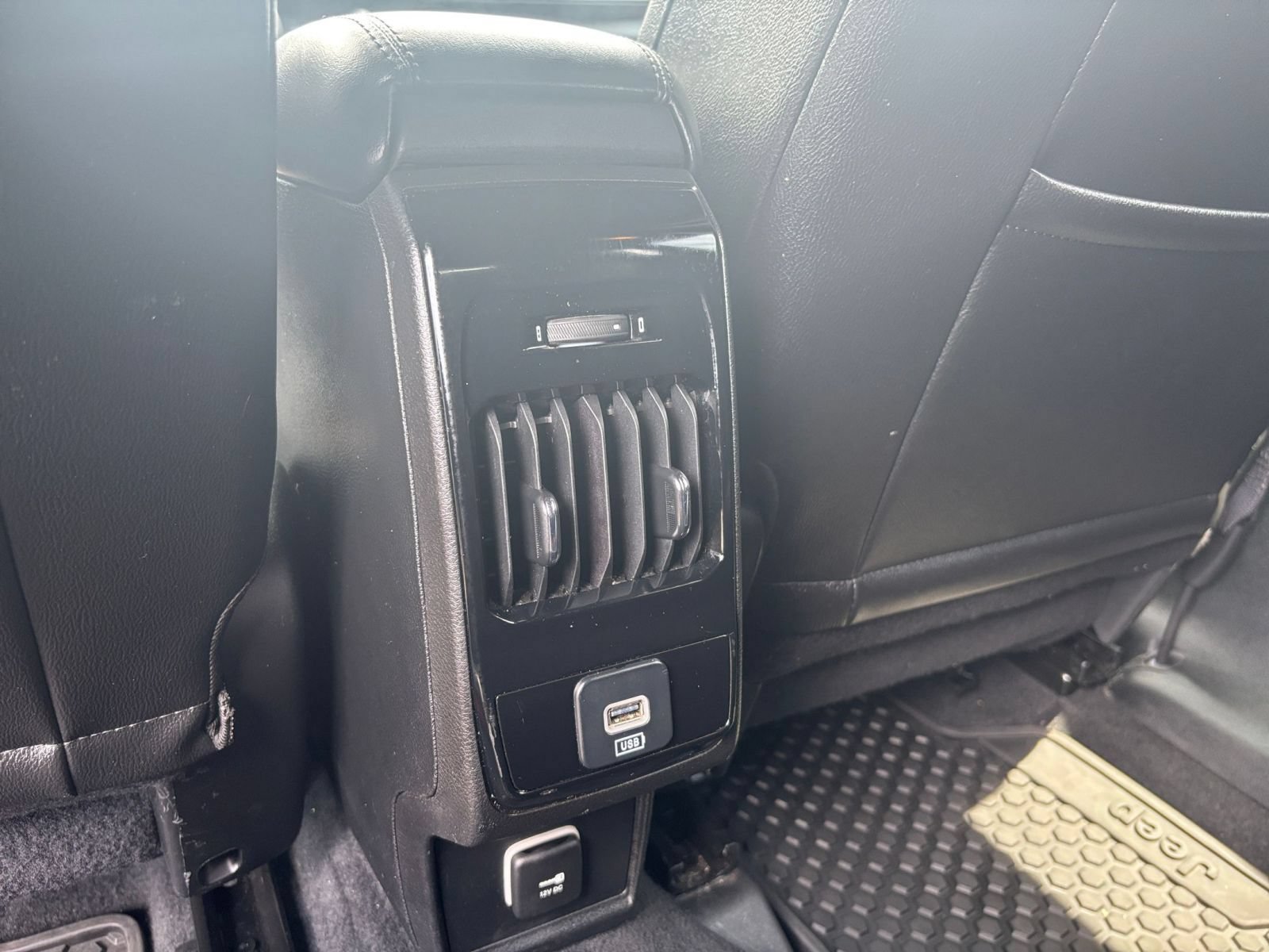Used 2025 Jeep Compass Trailhawk AWD/4WD image 21