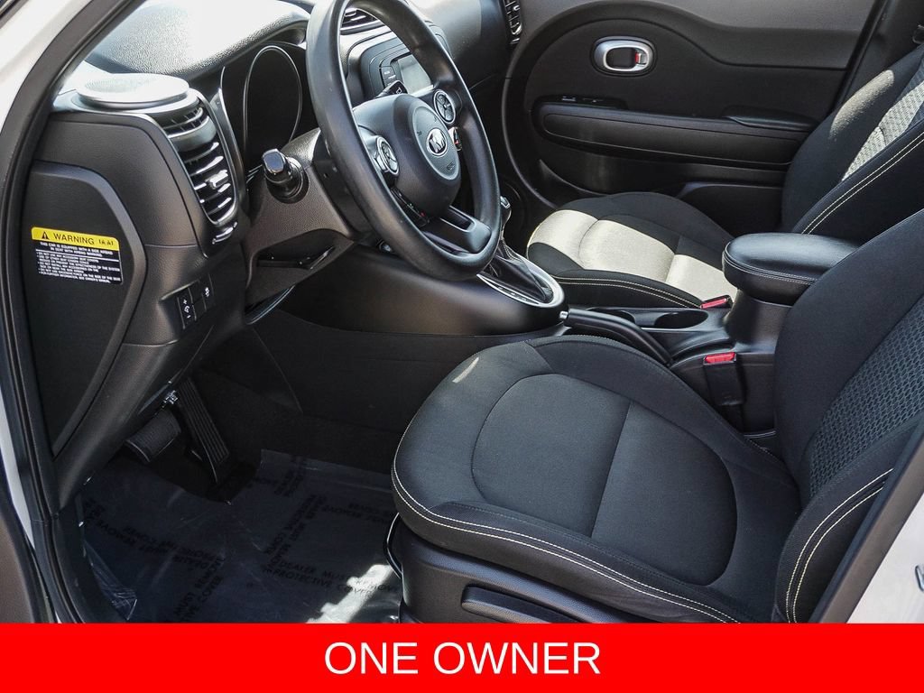 Used 2016 Kia Soul + FWD image 17