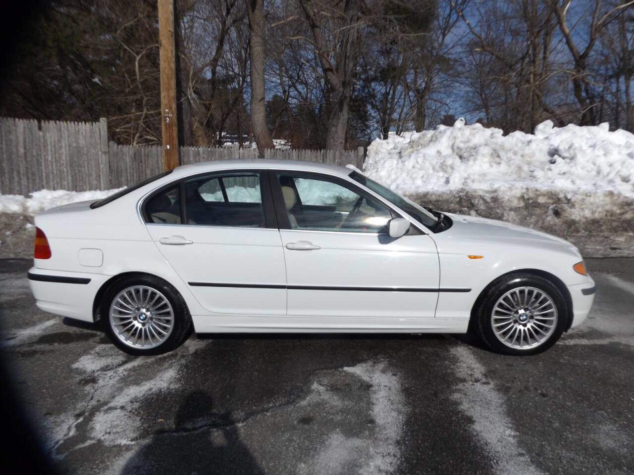 Used 2002 BMW 330xi Sedan image 9