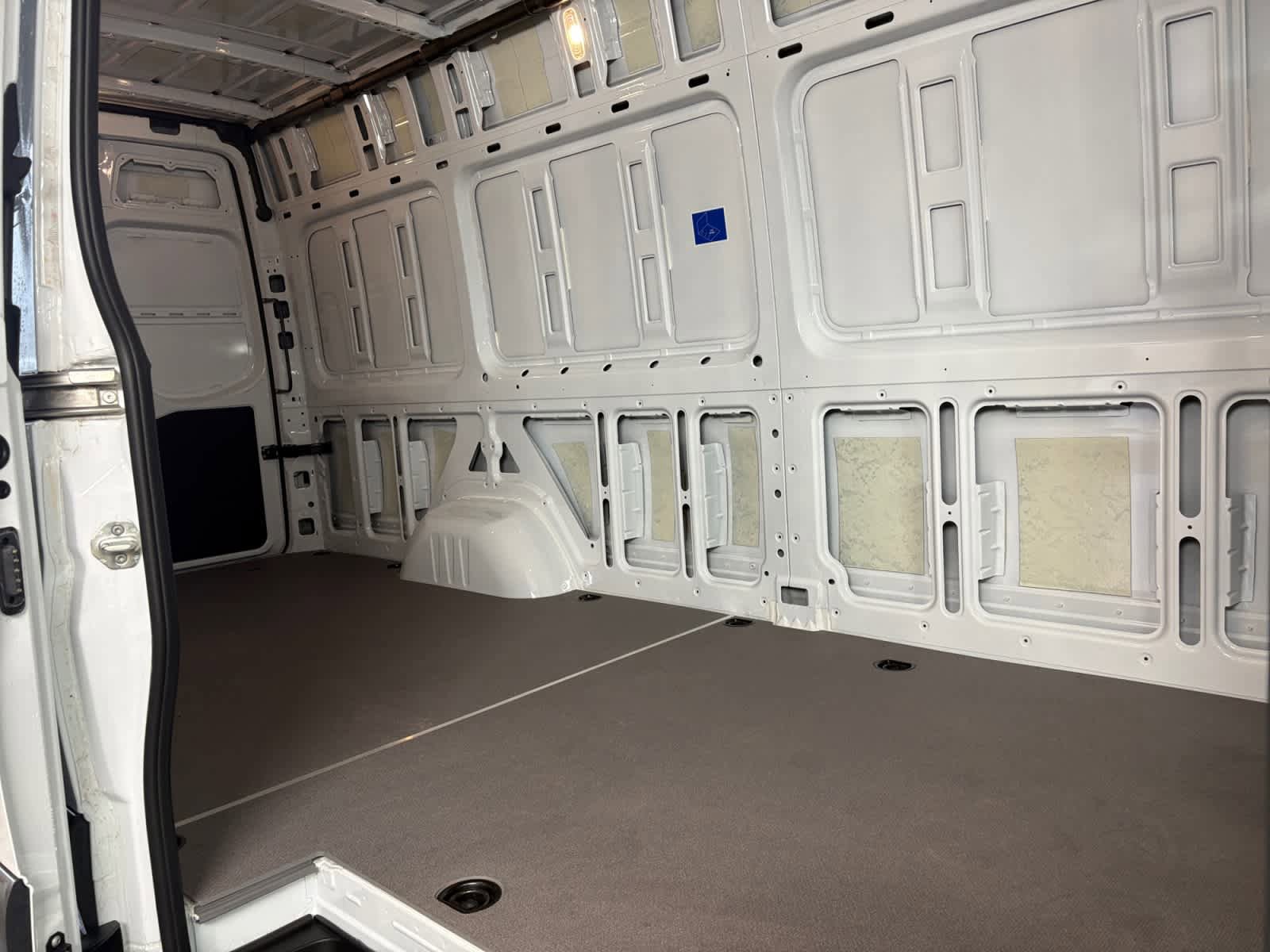 Used 2025 Mercedes-Benz Sprinter 2500 image 16