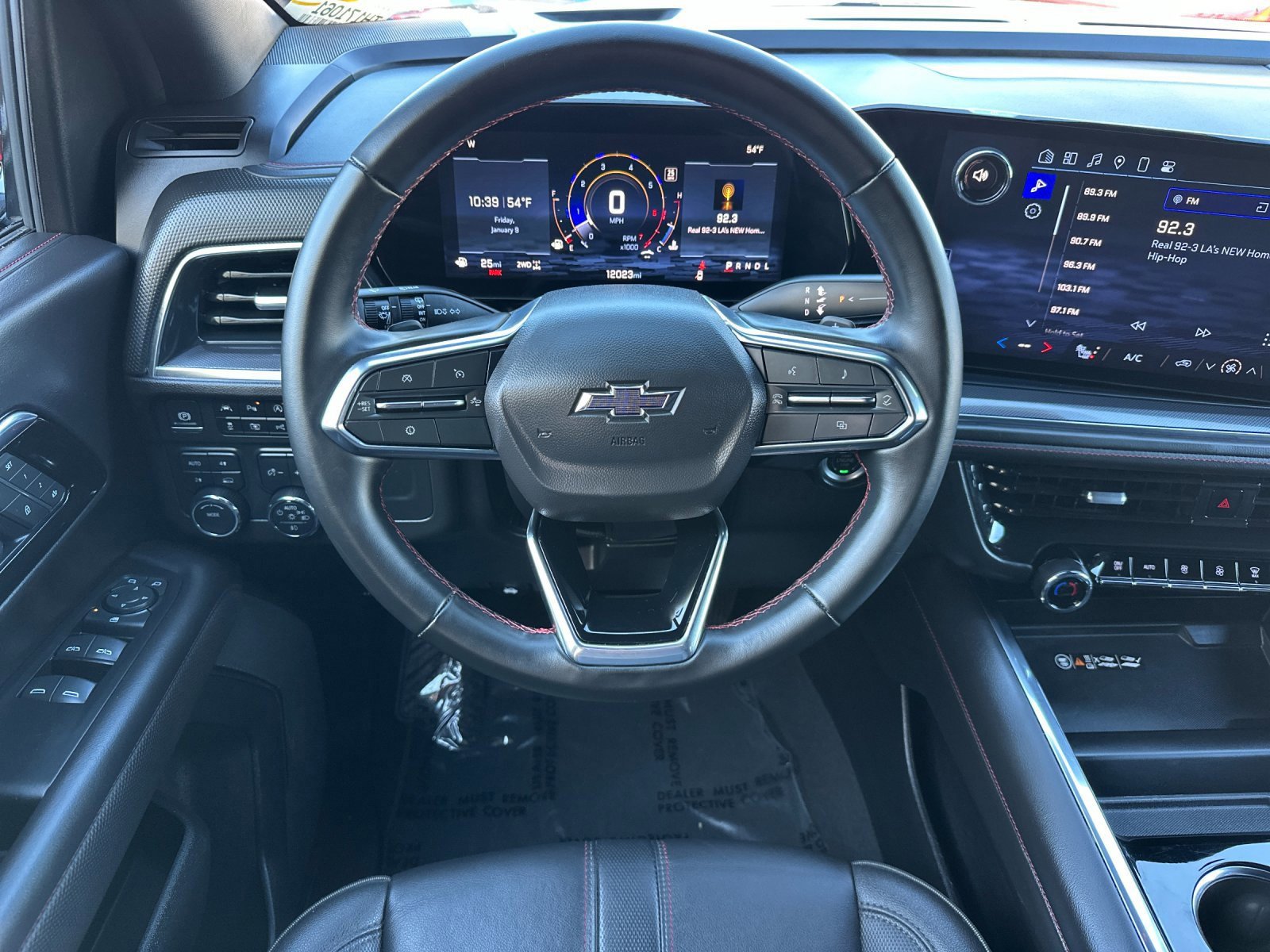 Used 2025 Chevrolet Suburban RST image 15