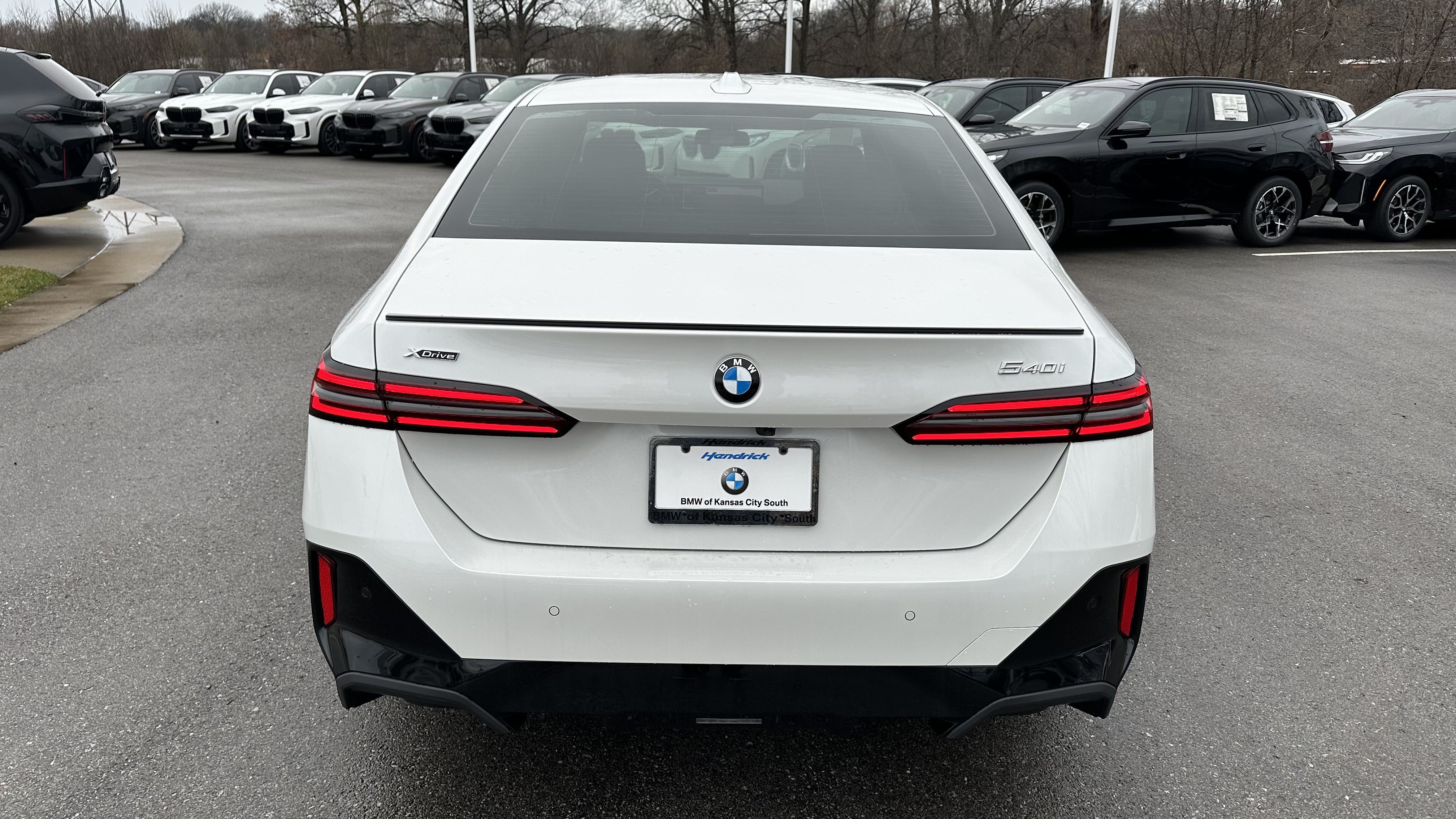 New 2026 BMW 540i xDrive w/ M Sport Package AWD/4WD image 9