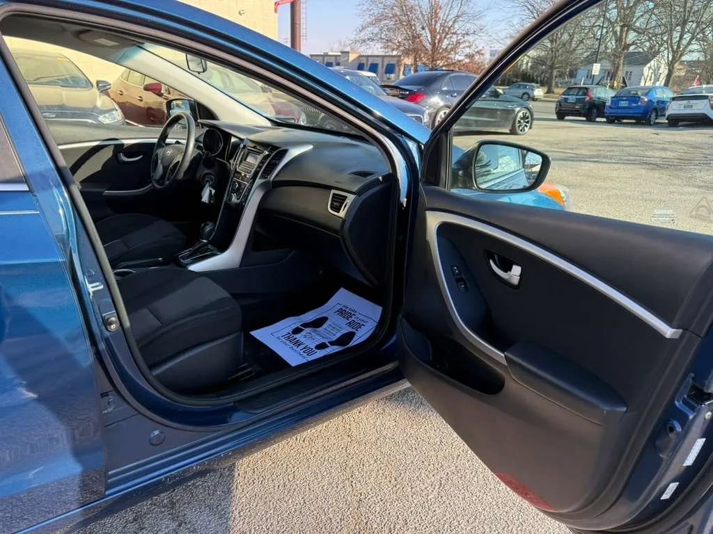 Used 2016 Hyundai Elantra GT image 18