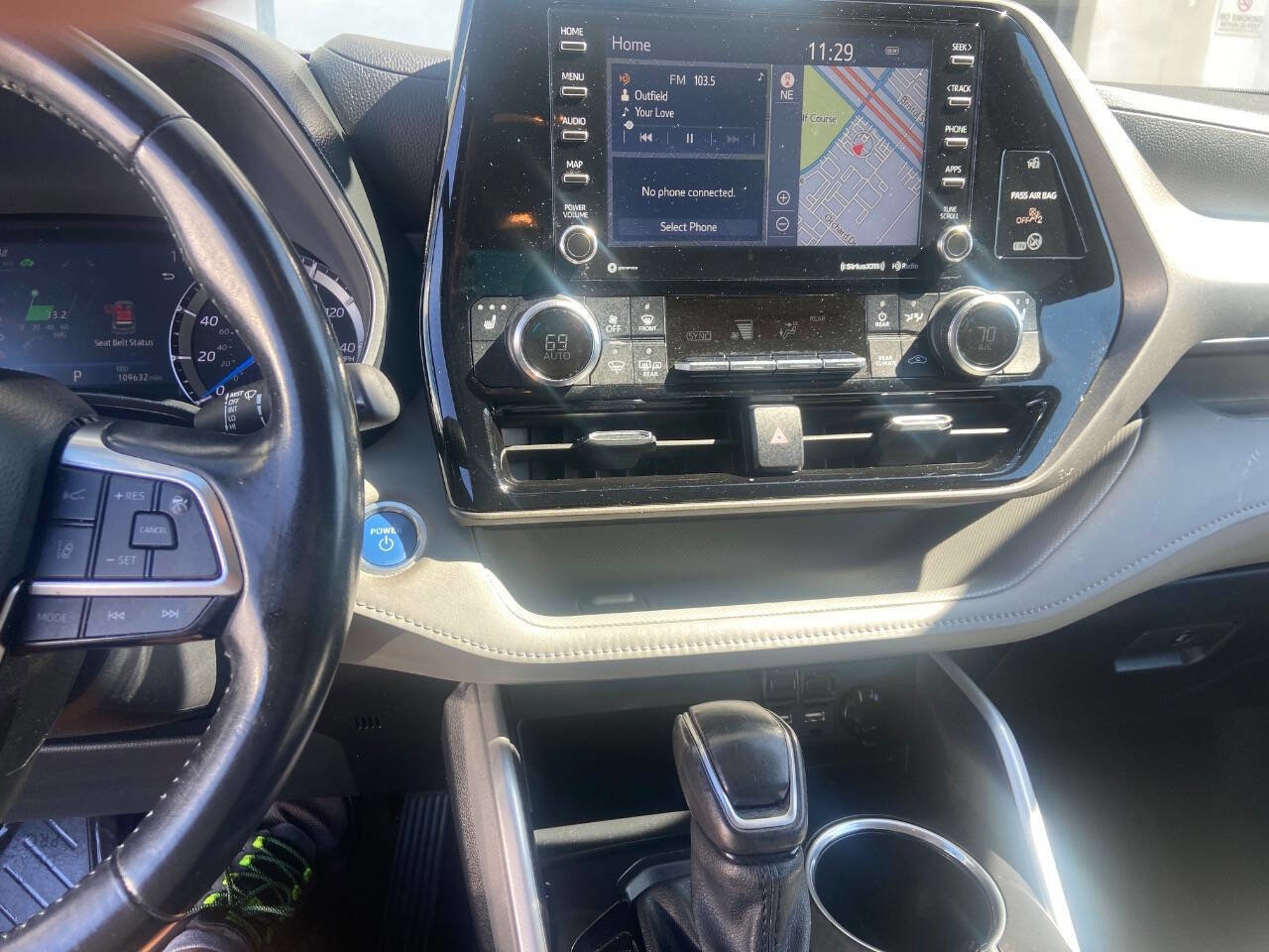 Used 2020 Toyota Highlander XLE image 10