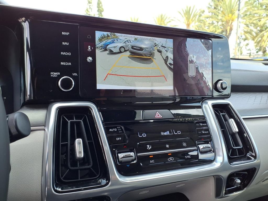 Certified 2023 Kia Sorento SX image 19