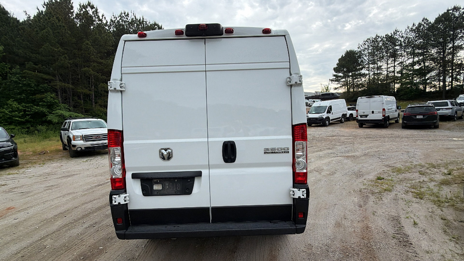 Used 2024 RAM ProMaster 2500 w/ Convenience Group FWD image 9