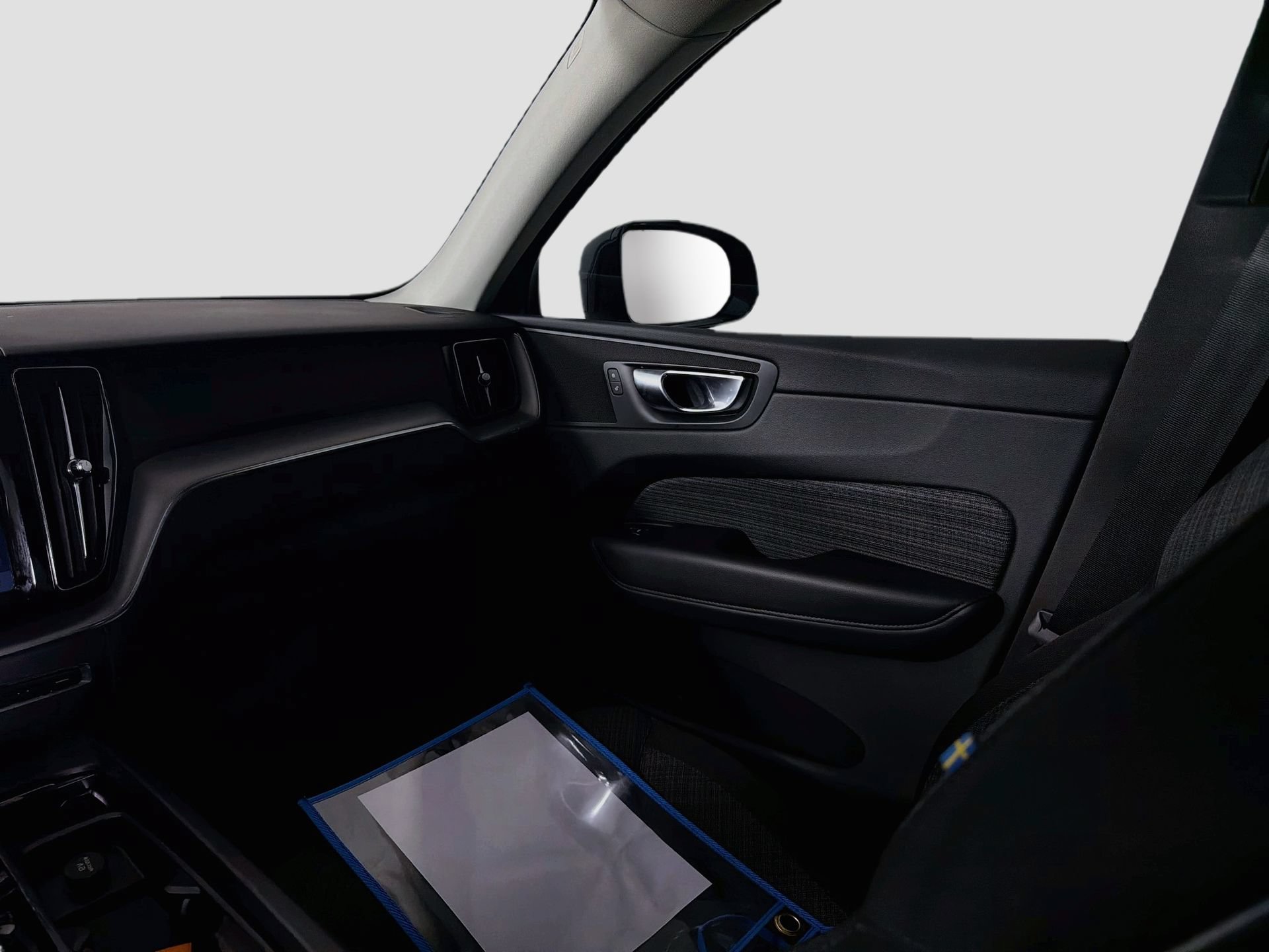 Certified 2023 Volvo XC60 B5 Core w/ Protection Package Premier FWD image 24