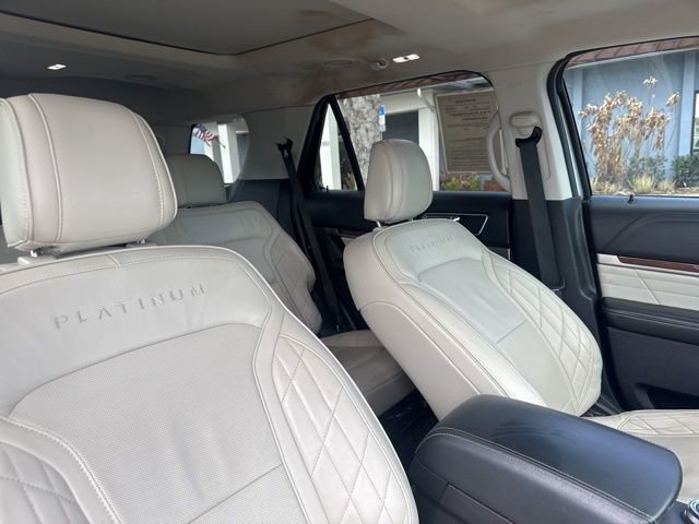 Used 2019 Ford Explorer Platinum image 12