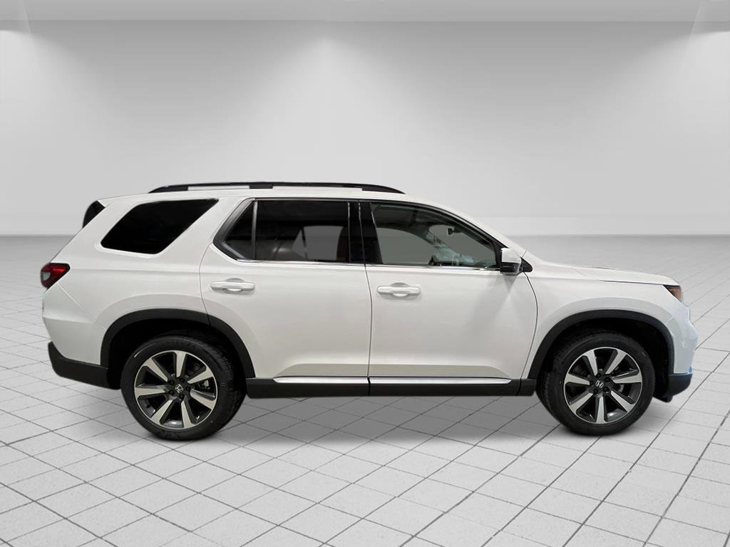 New 2025 Honda Pilot Touring image 8