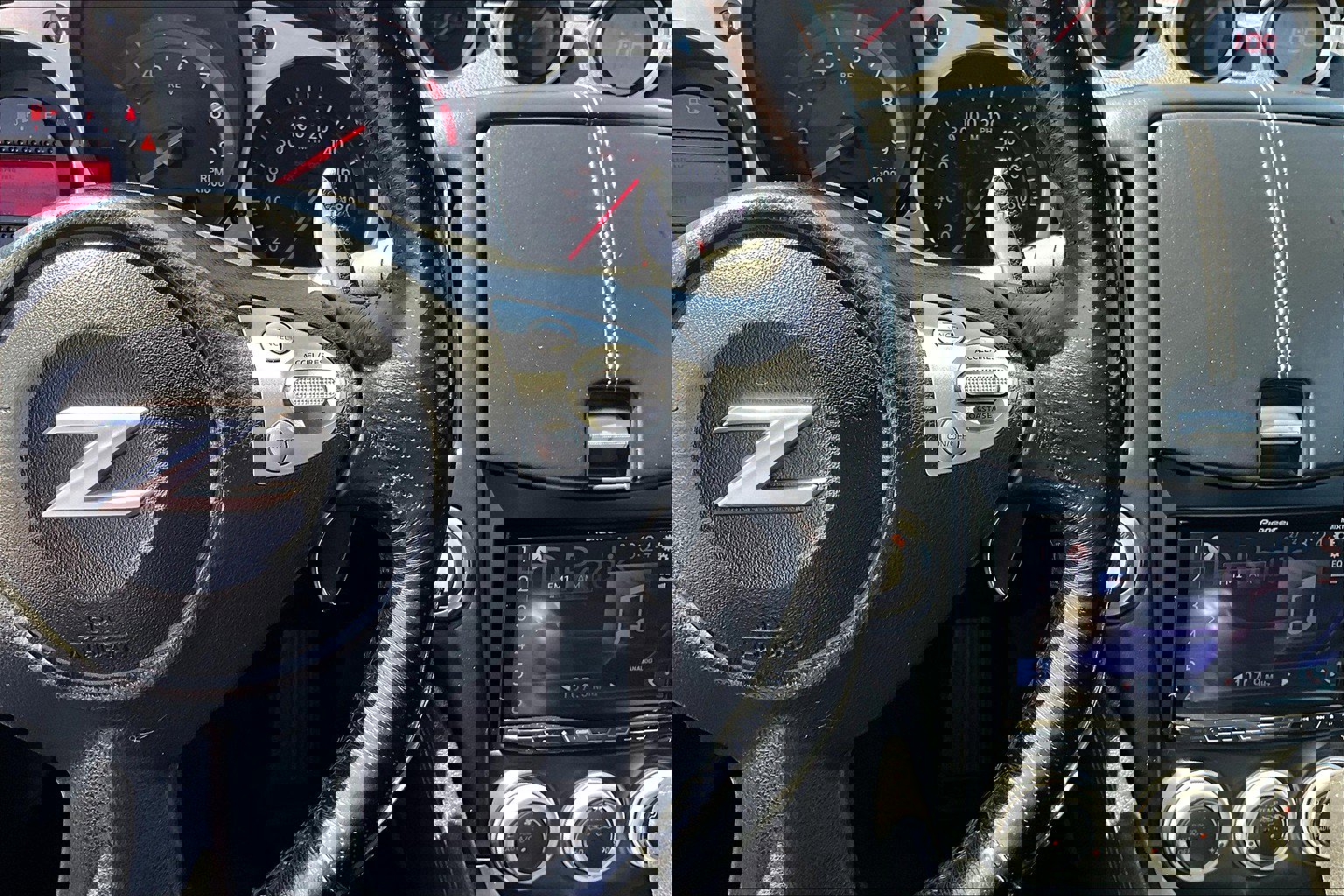 Used 2014 Nissan 370Z Coupe image 18