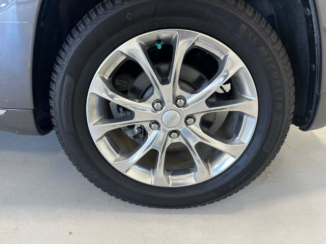 Used 2019 Jeep Grand Cherokee Summit AWD/4WD image 39