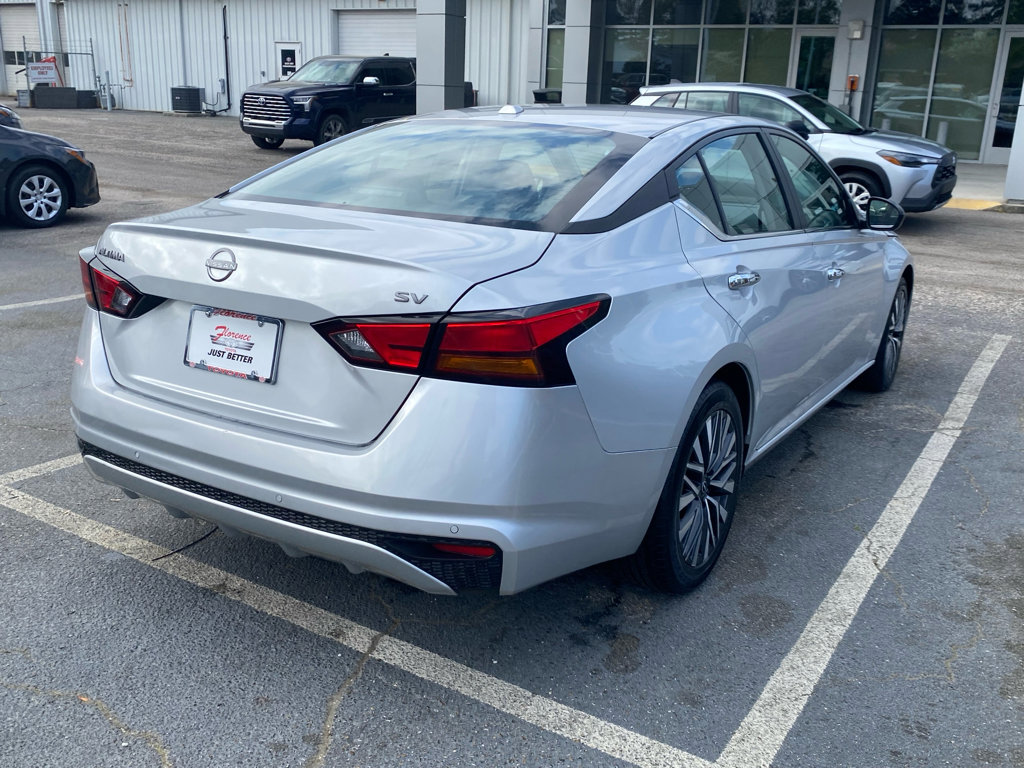 Used 2024 Nissan Altima 2.5 SV image 13