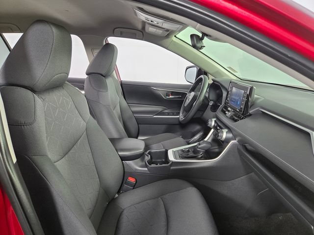 Used 2022 Toyota RAV4 XLE AWD/4WD image 16
