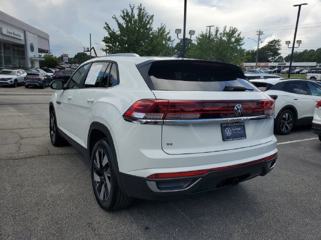 Certified 2025 Volkswagen Atlas Cross Sport SE w/ Panoramic Sunroof Package FWD image 6