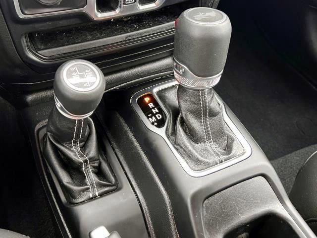 Certified 2022 Jeep Wrangler Unlimited Sahara w/ Cold Weather Group image 25