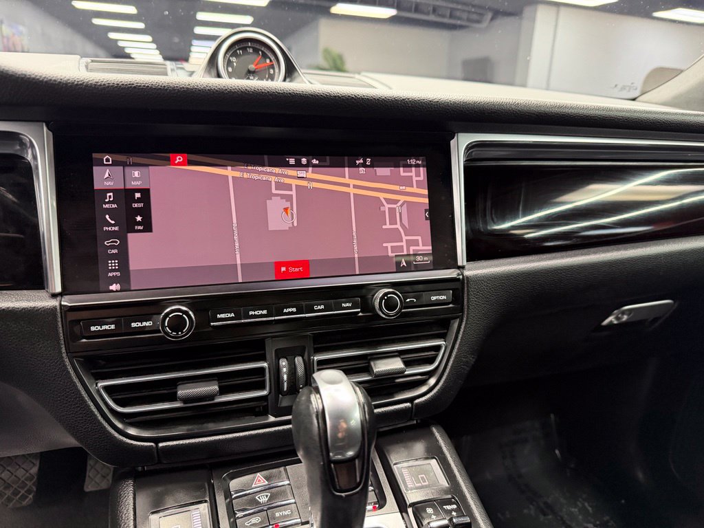 Used 2021 Porsche Macan AWD/4WD image 25